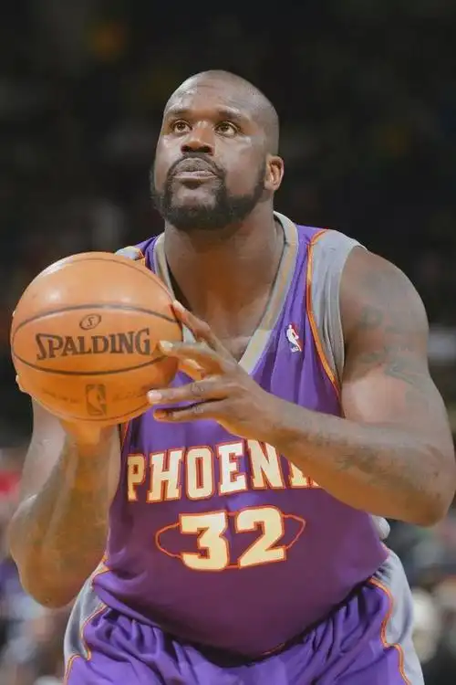 巅峰奥尼尔几乎单核带队夺冠,为什么从没媒体称他是nba第一人