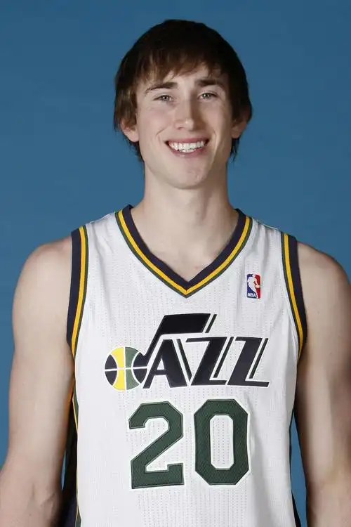 海沃德颜值变化史:从小土娃到最帅全明星_手机网易网