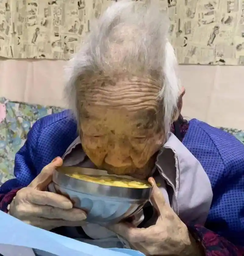 原创南阳影响力人物专访南阳113岁跨世纪老人尚中堂的长寿秘诀