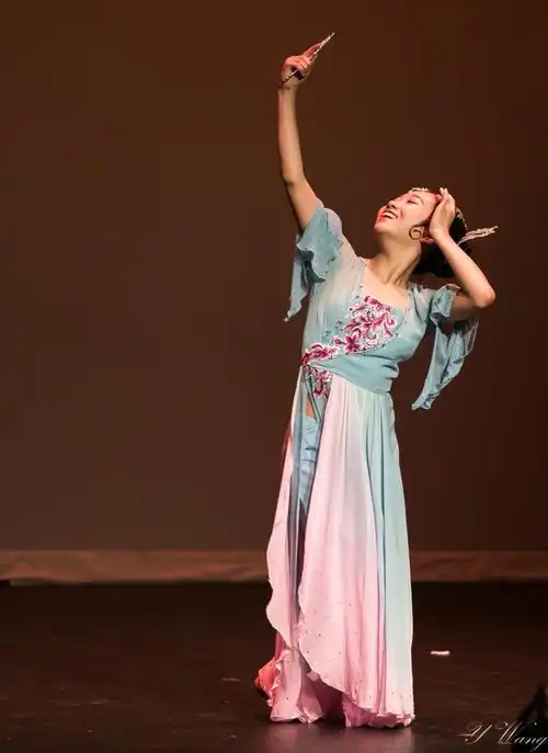 古典舞 《点绛唇》 - 表演者:易想