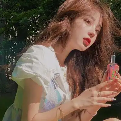 夏季清凉女生头像/南风/世间情动,不过盛夏白瓷梅子汤,碎冰碰壁当啷响