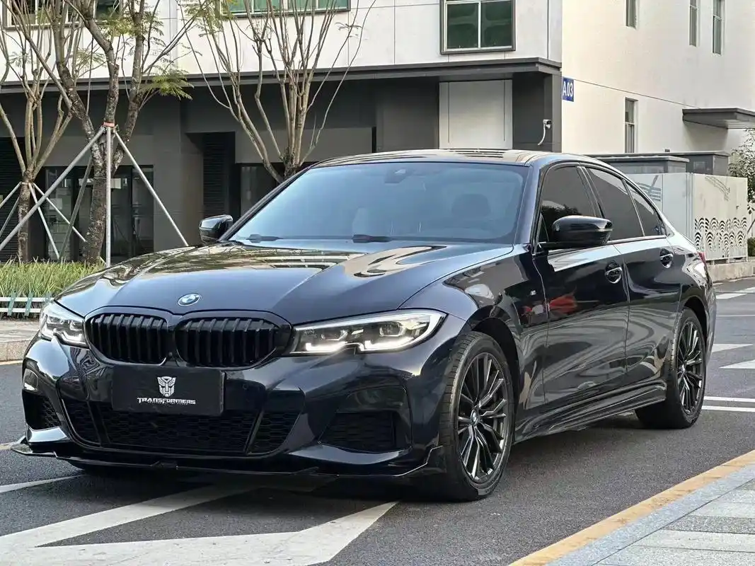 【车辆品牌】宝马3系.【車輛型號】21款 330i m运动曜 - 抖音