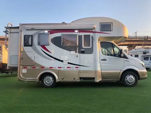 15年奔驰凯伦宾威双拓展 - 二手房车 - 房车猫