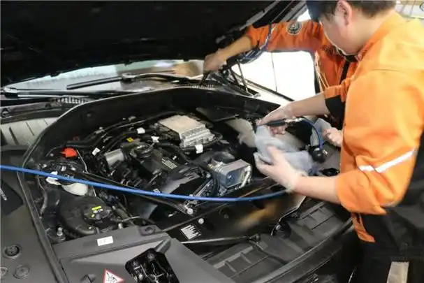 汽车发动机舱要怎么清洗,千万别直接用水冲!一个方法轻松搞定