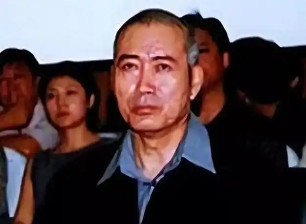 "监狱海王"邹显卫:监狱私建独门小院,女狱警心甘情愿当情人