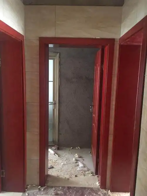 房门颜色选红的还是白的好我家选错了难怪总被人笑话