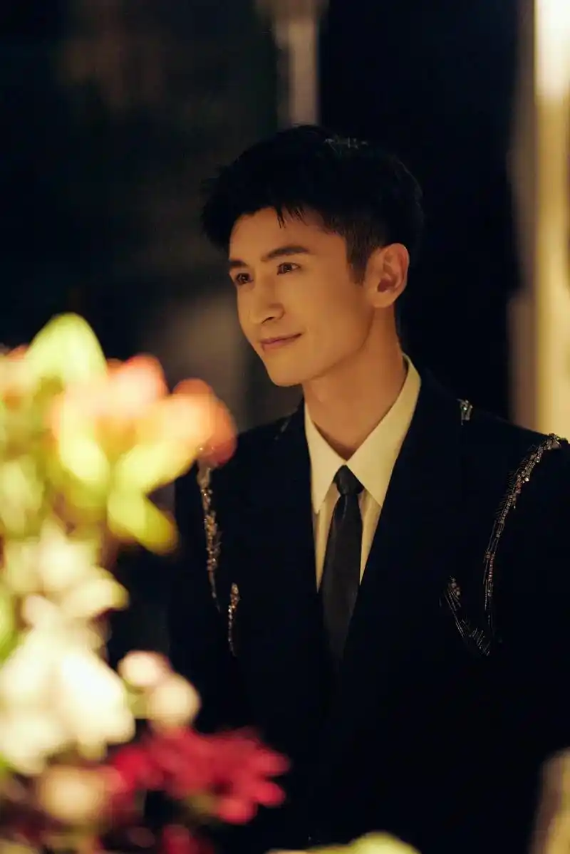 谁懂啊!是短发的龙哥#张云龙 #西装杀 - 抖音