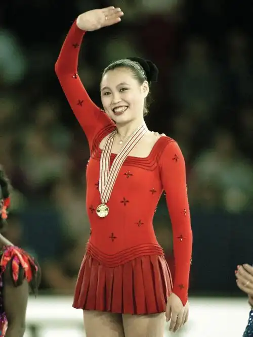 当她变成她们,当梦得以延续|陈露|花样滑冰_新浪新闻