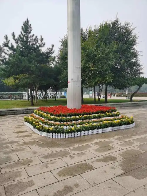 本文将从花坛形状,植物选择,造型风格三个方面进行详细讨论,为大家