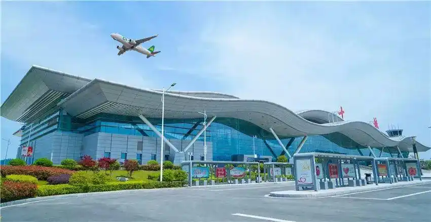 立即订票航班号:9c8723/4 天天班十堰20:50-22:55上海浦东上海浦东 17