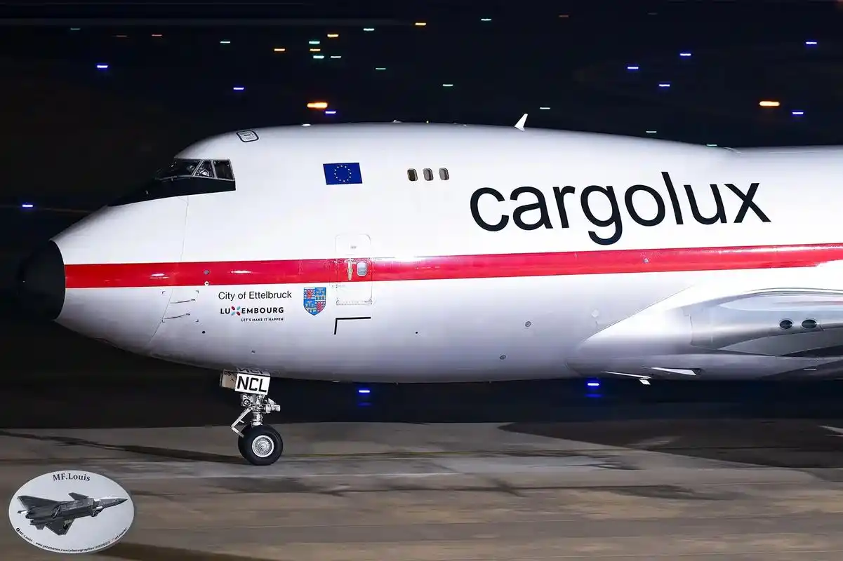 卢森堡744复古涂装首降厦门 #追飞机的人 #航空摄影 #波 - 抖音