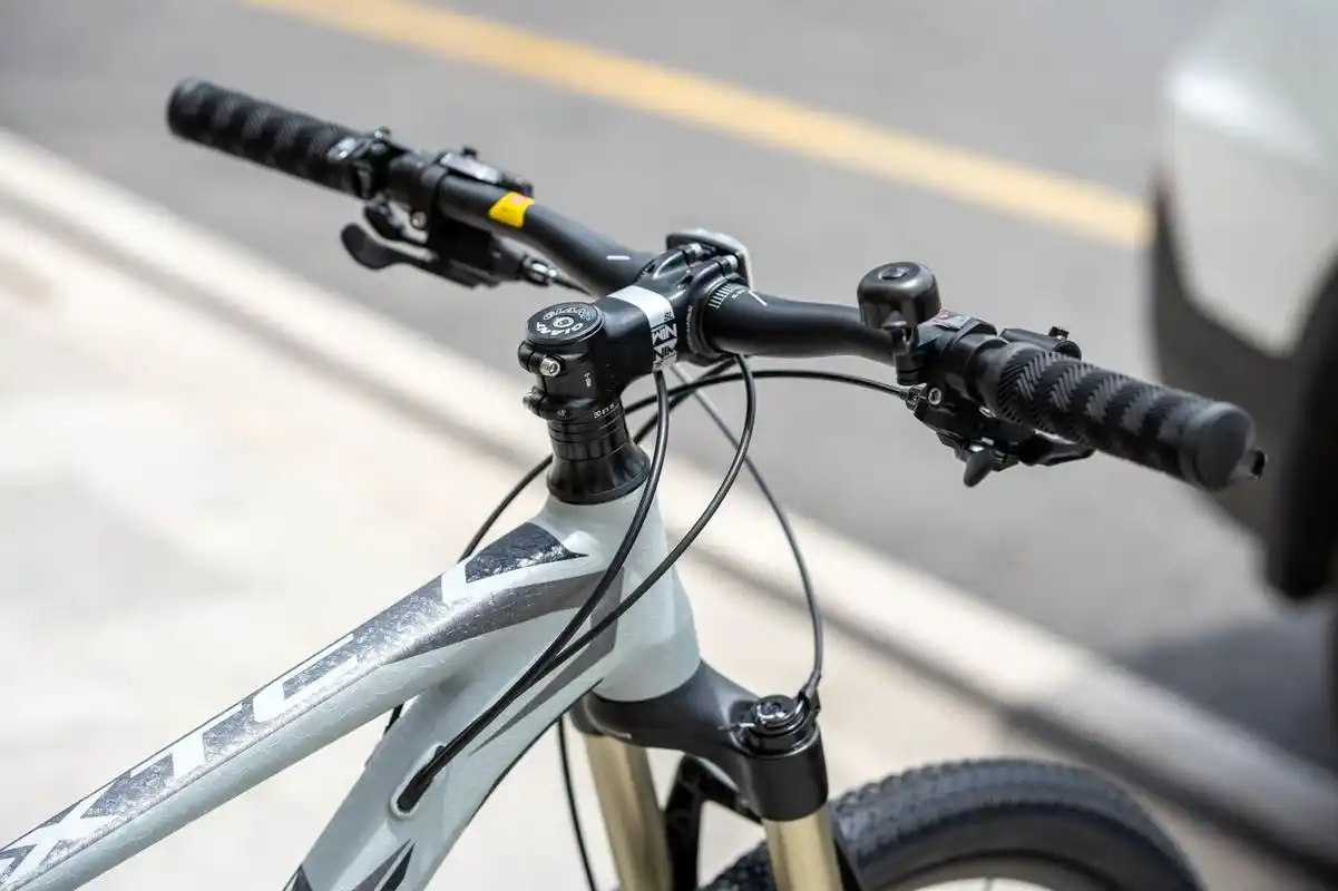 捷安特giant xtc 800 山地车 xtc800 冰裂灰涂装