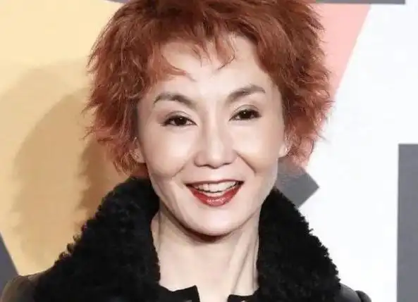 张曼玉"毁容式"近照曝光,无儿无女独居贫民窟,活出粗糙而强大