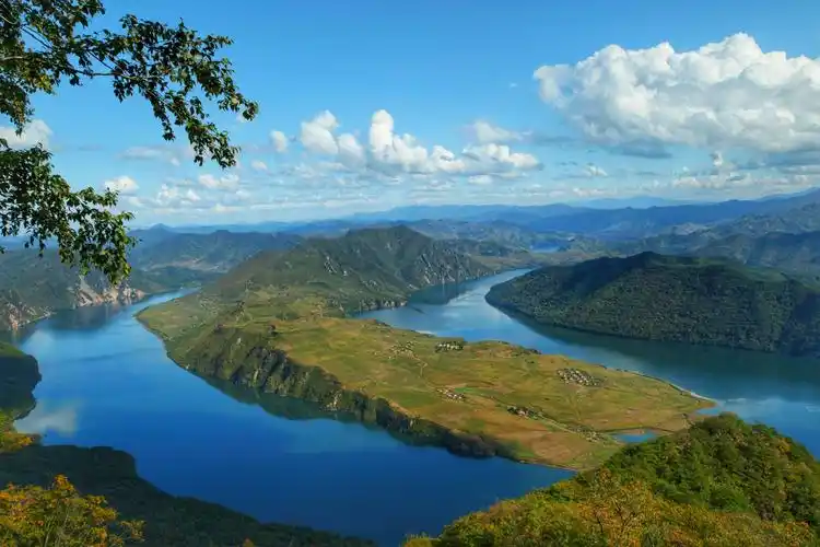 (六)太极湾 2018年9月29日吃过早饭,7点从三道沟出发直奔集安市榆林镇