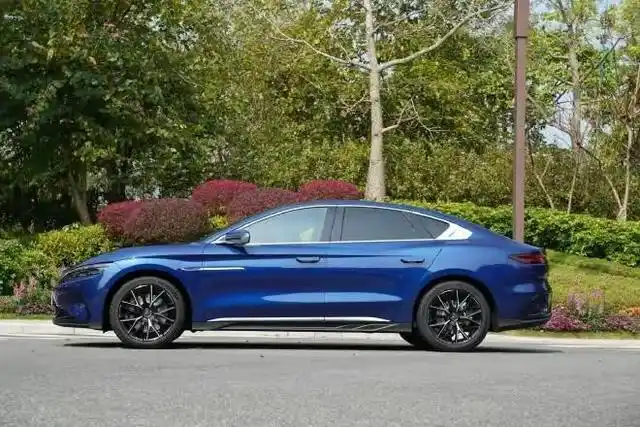 比亚迪汉ev即将上市实力碾压奔驰e级39秒破百仅27万