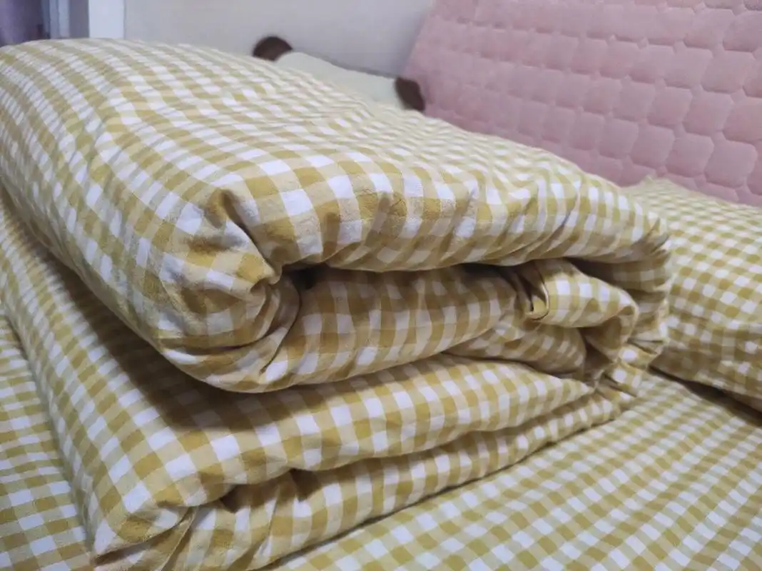 军异地恋~叠被子 我平常叠的被子:图一图二 对象叠的被子:图三图四 不