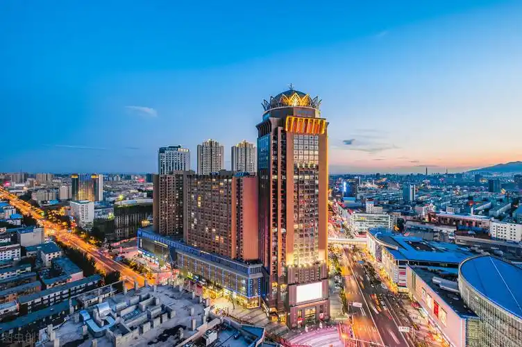 呼和浩特第一高楼亮相新华广场以蒙元文化为主或将成为新地标