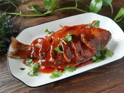 教你在家做糖醋鲫鱼的小技巧口味酸甜皮脆肉鲜和大厨一样好