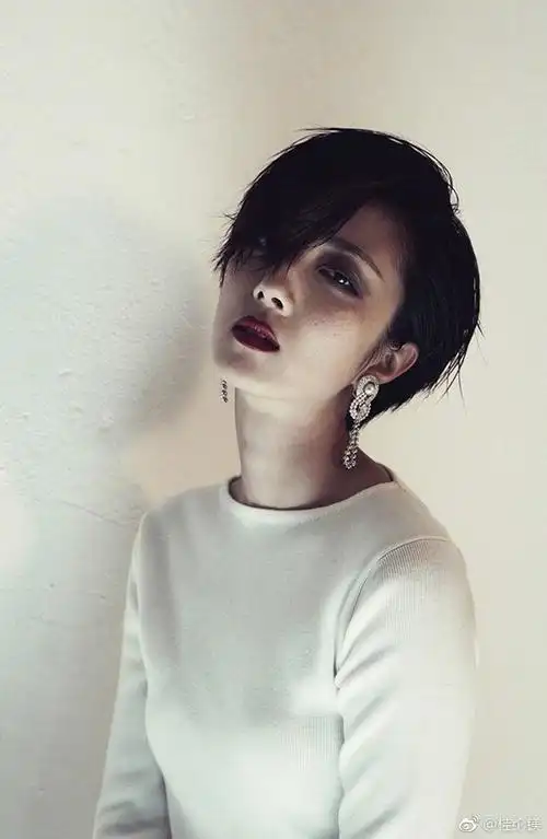 桂纶镁微博写真图片