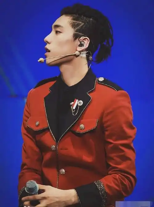 《爱情公寓5》最帅男配,出场3分钟,思念33集,曾入选福布斯-天天快报