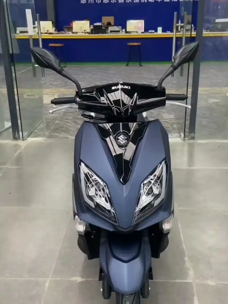 品牌:济南铃木 车型:2022款 uy125 价格:10380-10580 【整车配置】