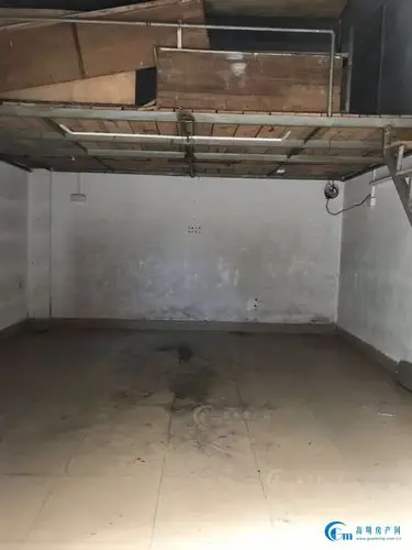 高明一中附近 车库 可住人有夹层 适合给老人家居住