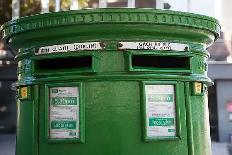 肖 像 权:不需要肖像权授权 标 题:ireland, dublin, green postbox