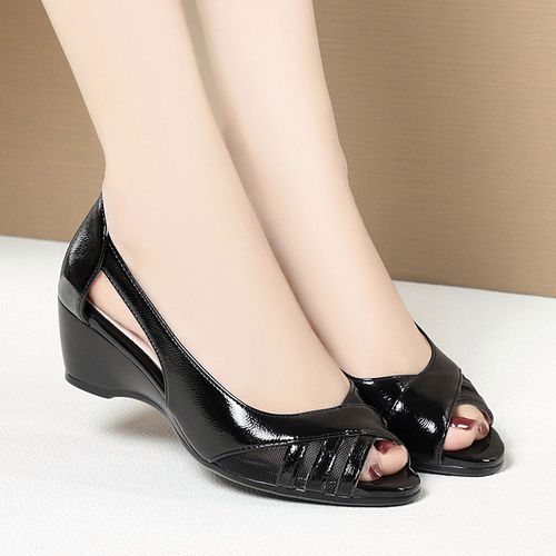 真皮凉鞋女鱼嘴露趾坡跟夏季女鞋缕空透气中年妈妈鞋新款上班皮鞋