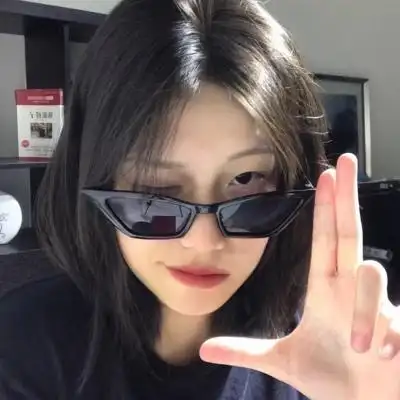 微信唯美ins真人女生头像 最后的烟花声