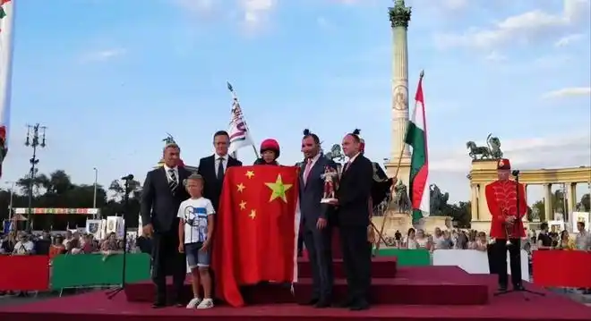 据说匈牙利人是匈奴人的后代,有强烈的东方情结