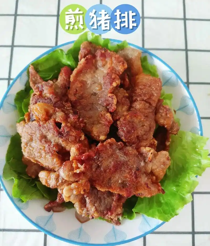 1.猪里脊肉切成厚片 2. 刀背拍打肉片变薄 3.依 - 抖音