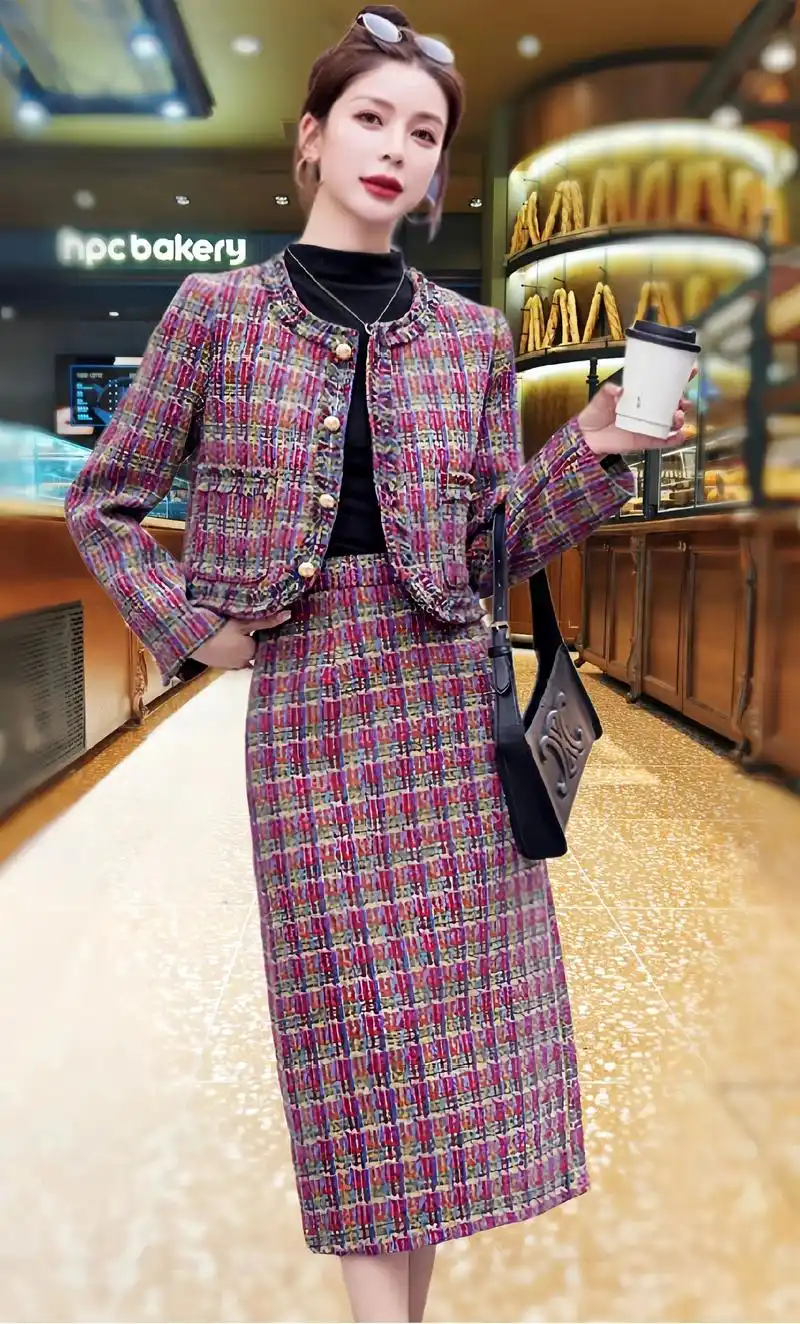 这套小香风气质套装版型宽松舒适,展现女性自 - 抖音