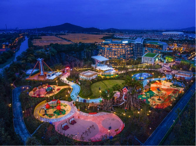 前三季度国内游已恢复至去年同期四成,亲子主题乐园游如何翻出新花样?