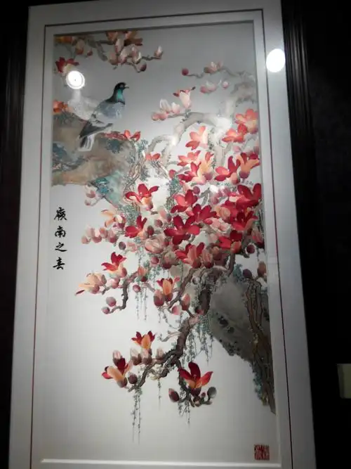 馆藏花主题广绣作品展》在陈家祠开展,第一次近距离的接触到粤绣