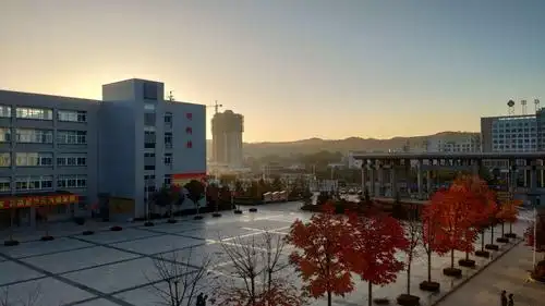 华亭一中的一天时光