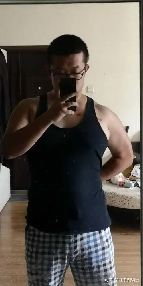 男生身高179,138-140斤算胖吗?