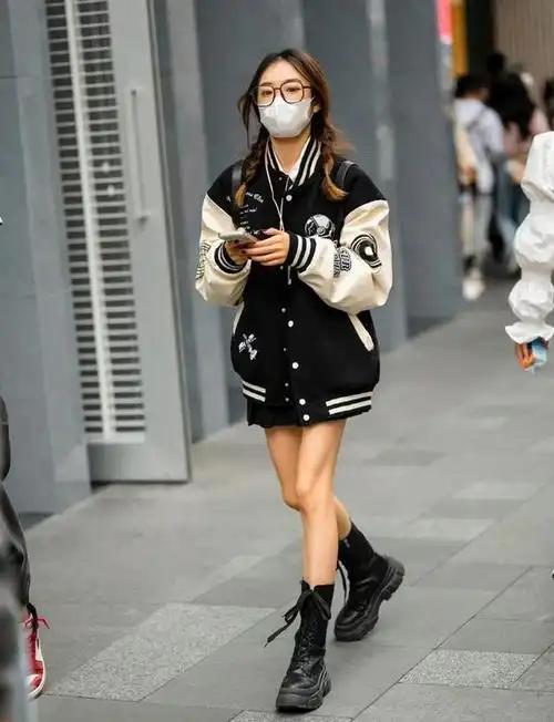 前段时间和大家分享了一波上海街拍的秋季穿搭,不知道姐妹们是否从中