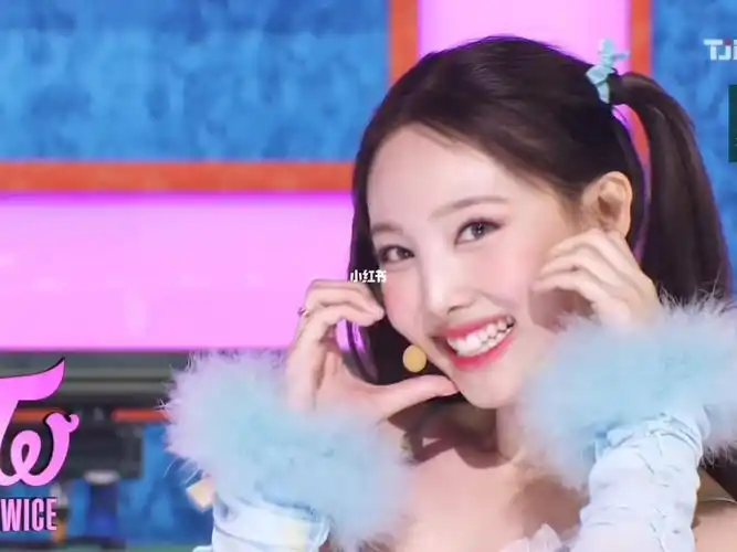 twice  #周子瑜  #平井桃  #mina  #momo  #sana  #凑崎纱夏