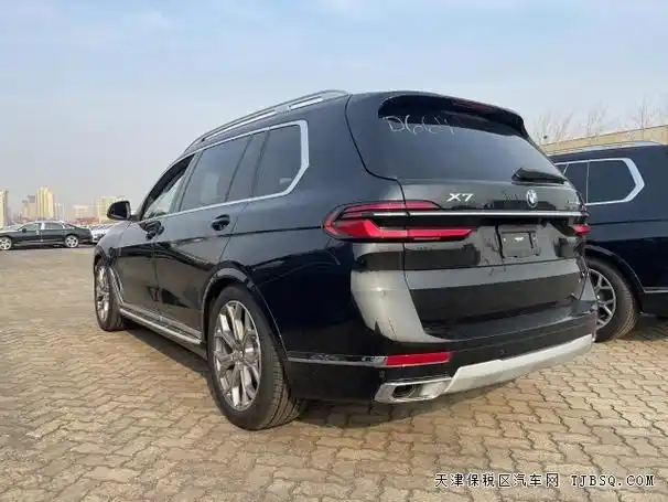 销量最惨淡的23款美规宝马x730t港口售价接近九十万赔惨了