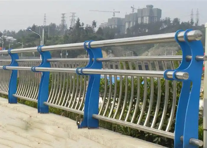 桥梁河道护栏 河道防撞护栏 不锈钢复合管桥梁护栏 九亮 型号齐全来图