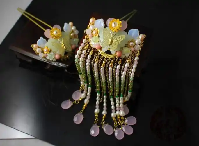 走进唐代玉质发饰玉步摇像不像咱们首饰盒里缺的那一件