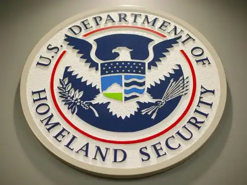 doctors with criminal records examined immigrants, report says