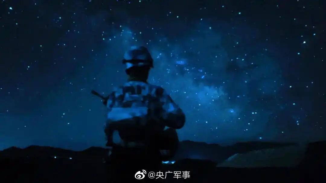 空降兵拍摄绝美星空壁纸