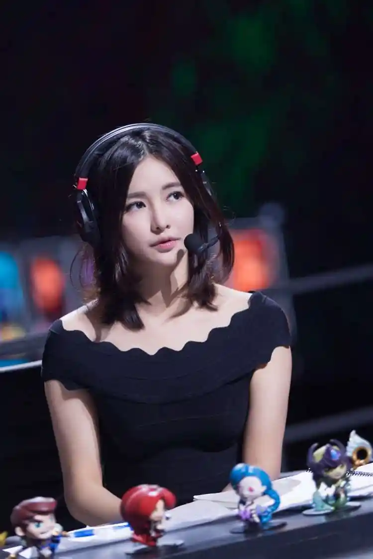 网友票选十大电竞主播 miss仅第4奶飞最性感_手机网易网