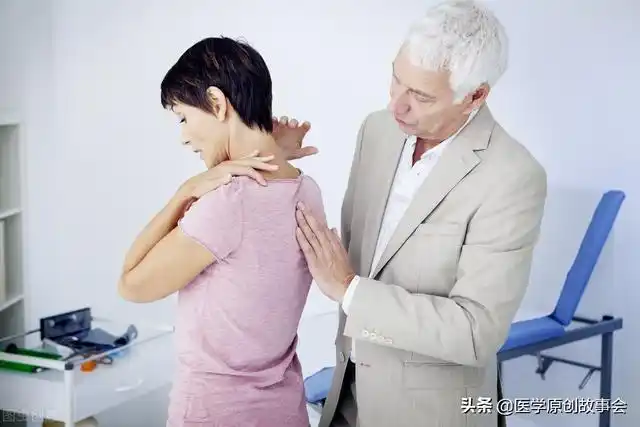 胸背痛若有三个特点,或是癌细胞在"兴奋"|癌症|肺癌|胸椎|心脏_网易