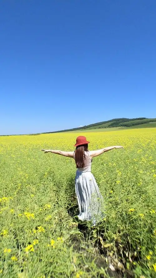 你一定会收藏的8个方法告诉你在草原上怎么拍照好看