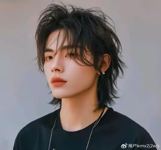 你可以用发夹或者发带来固定你的鲻鱼头,让它更加稳定和有趣.