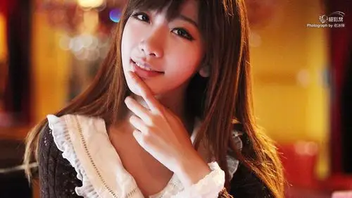 自然性感美女写真高清桌面壁纸