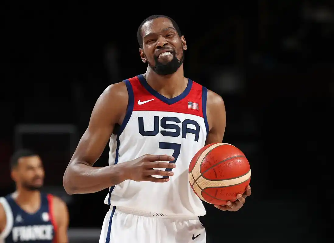 杜兰特29分美国男篮击败法国卫冕奥运男篮金牌