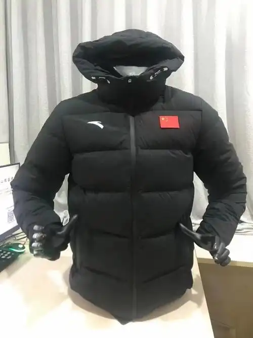安踏赞助国家队男女运动员防寒保暖防水休闲连帽运动羽绒服